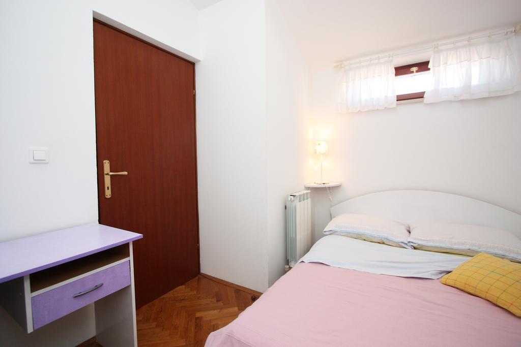 Family Friendly Apartments Pula Rum bild