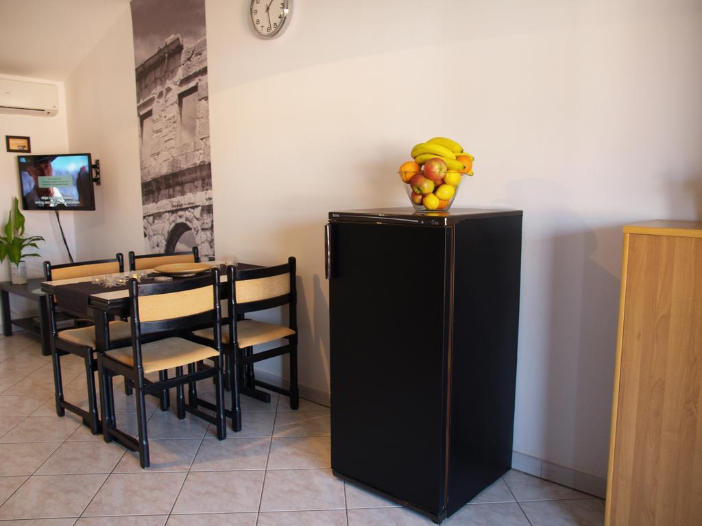 Family Friendly Apartments Pula Rum bild