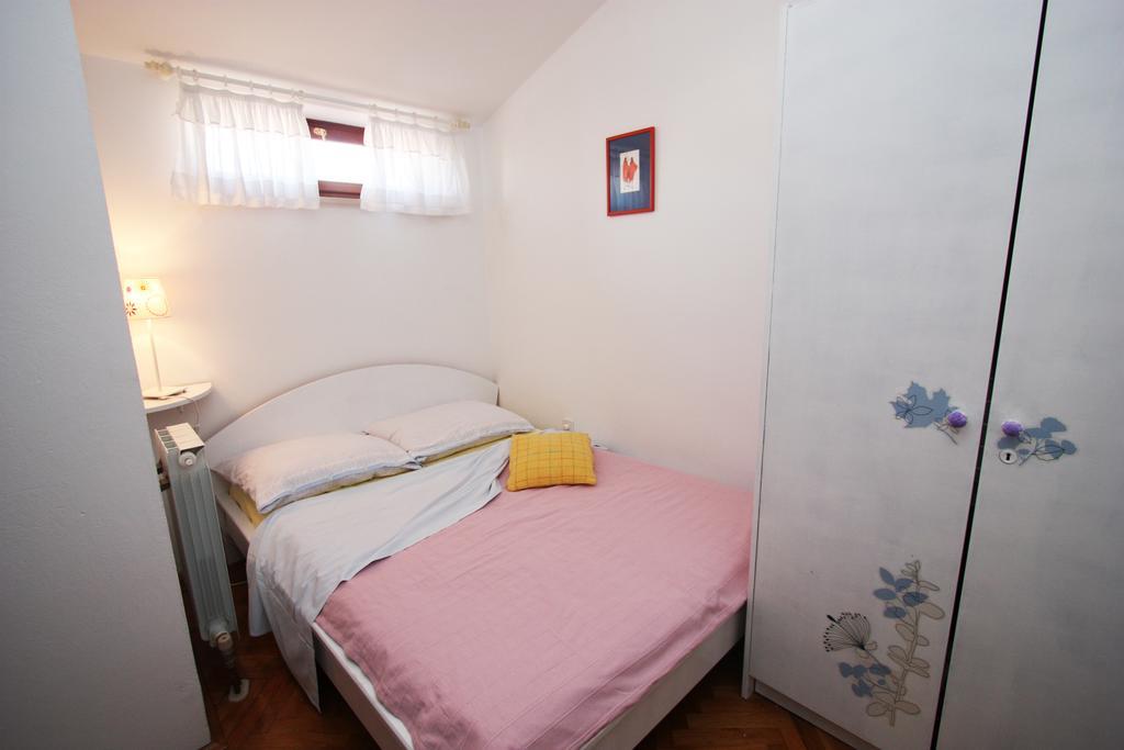 Family Friendly Apartments Pula Rum bild